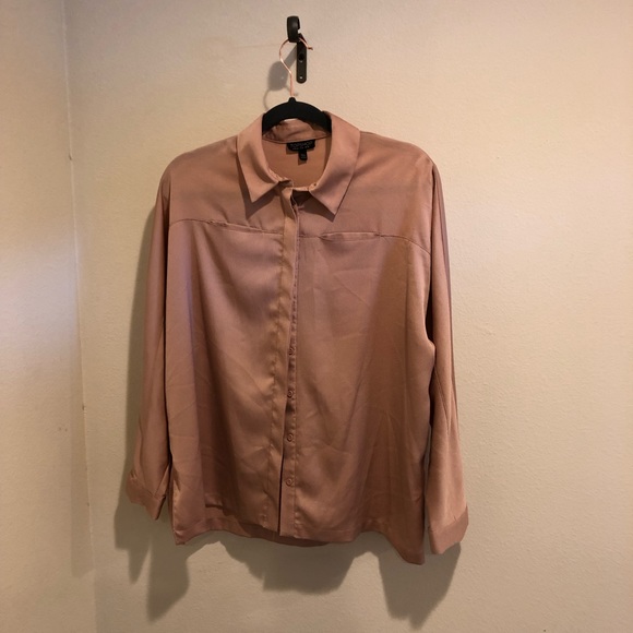 Topshop Tops - 4/$20 🔥 Topshop blush blouse